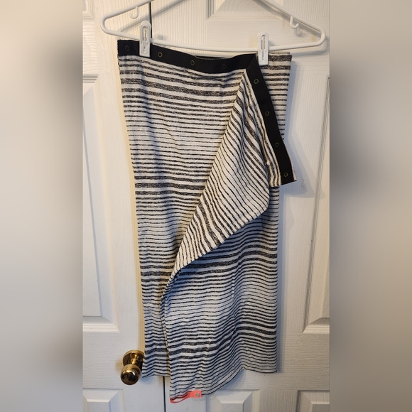 Lululemon Vinyasa Scarf *RuluMini Akido Stripe Heathered Black Heathered Silver - Picture 6 of 7